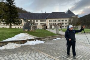 Vor der Klosteranlage in Roncesvalles
